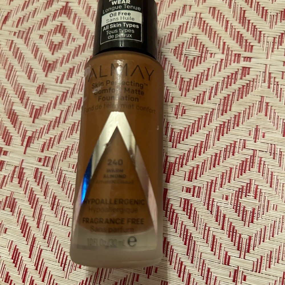 Almay Comfort Matte Foundation - Warm Almond - Picture 7 of 8